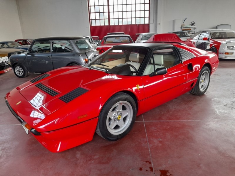 FERRARI 208 GTS TURBO 